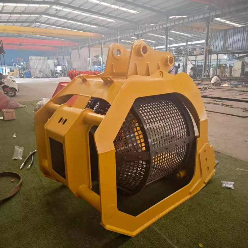 Godet crible rotatif pour le recyclage des déchets de construction